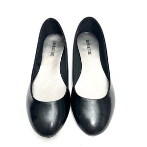 Vintage Y2K deadstock black vegan patent leather slip on ballet flats